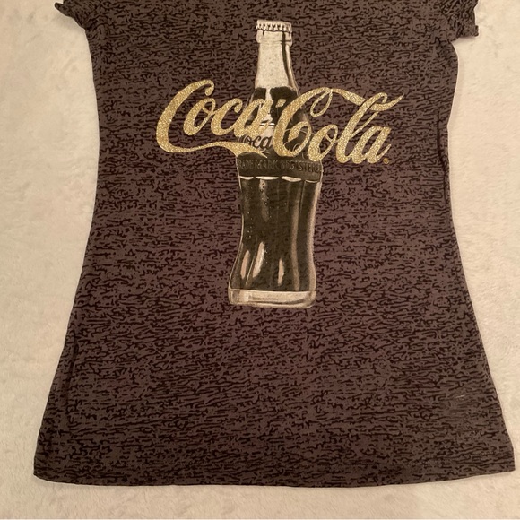 Women’s Coca Cola Juniors’ Gray T-Shirt With Glittery Gold Text Size Medium 7/9 - Picture 4 of 10